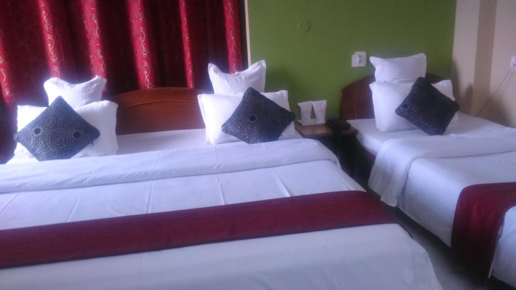 Breeze Hotel Siliguri Δωμάτιο φωτογραφία